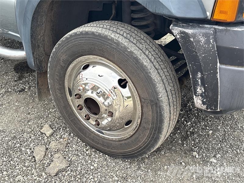 Ford F-550 شاحنات قلابة