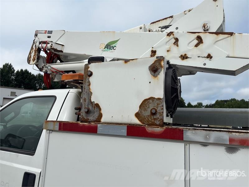 Ford F-550 Plataformas sobre camión