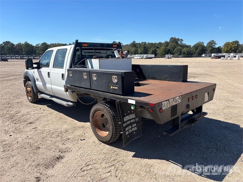 Ford F-550 Platformas/izkraušana no sāniem