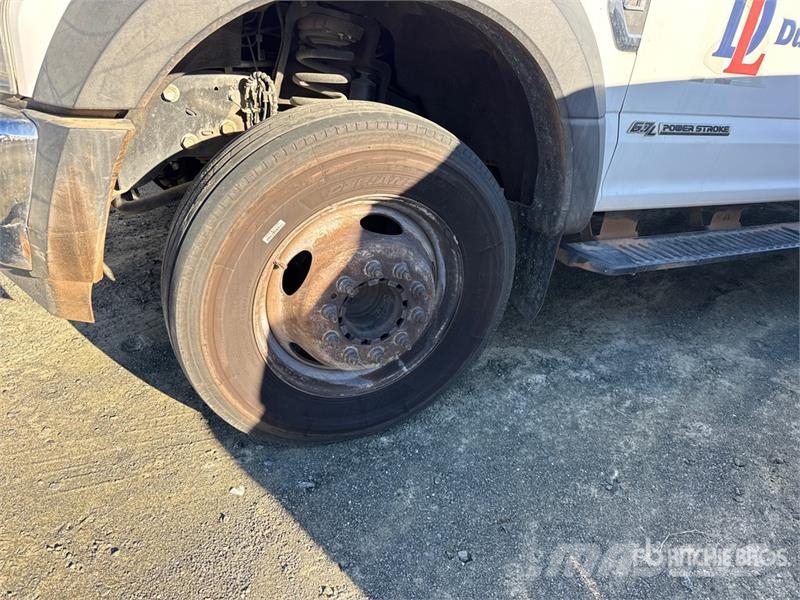 Ford F-550 Ciężarówki typu Platforma / Skrzynia