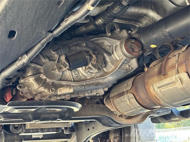 Ford F-550 Truck mounted platforms