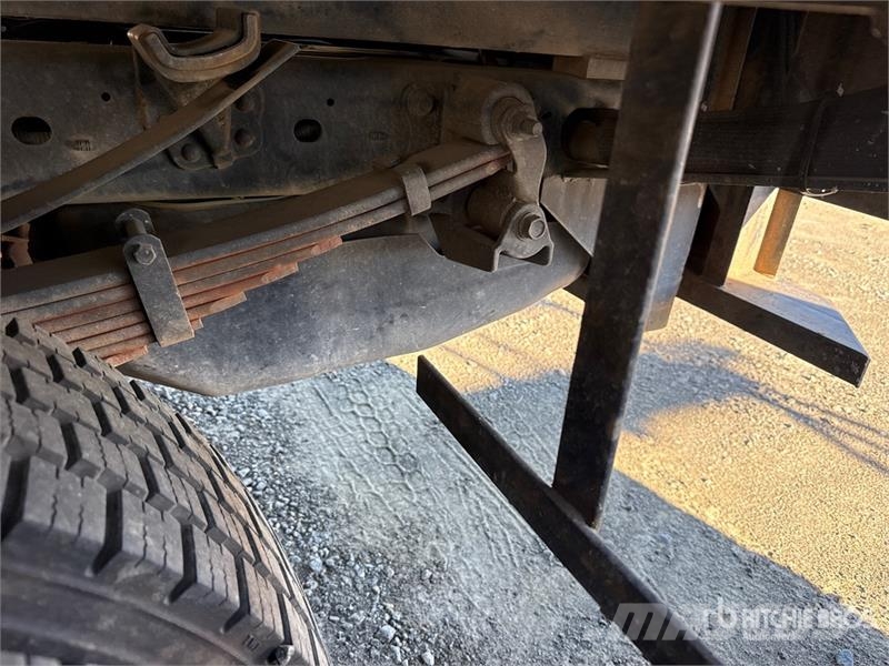 Ford F-550 Ciężarówki typu Platforma / Skrzynia
