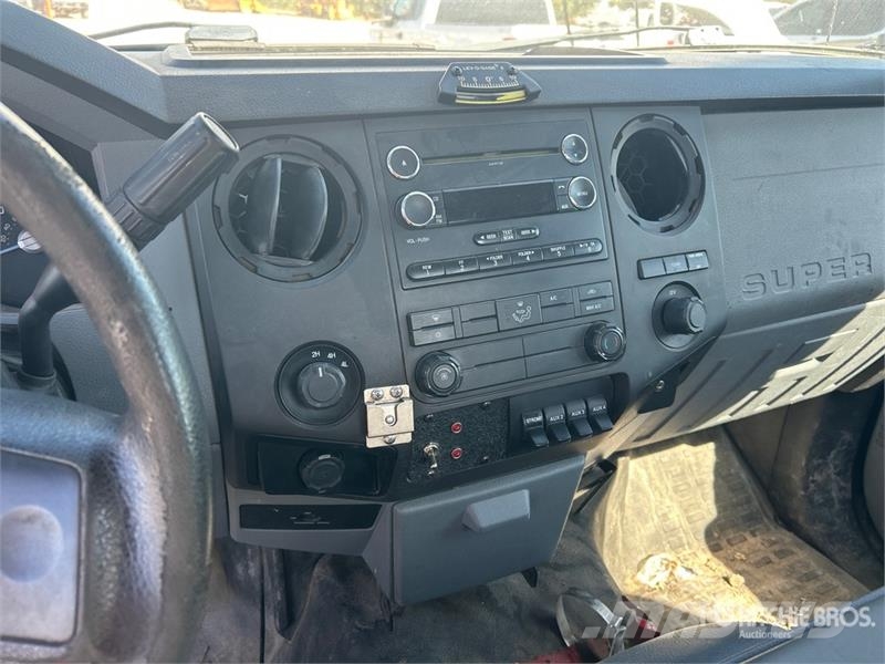 Ford F-550 Auto korpe