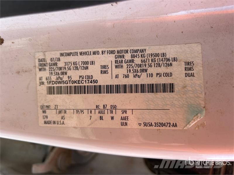Ford F-550 车载式高空作业车