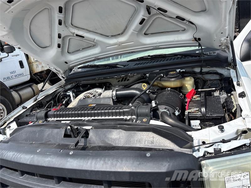 Ford F-550 Camion con sponde ribaltabili