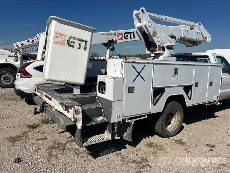Ford F-550 Auto korpe