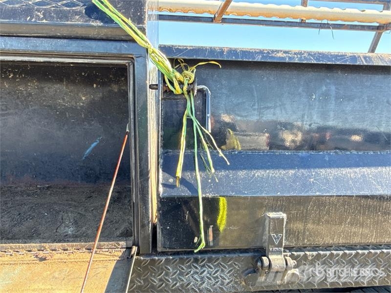 Ford F-550 Ciężarówki typu Platforma / Skrzynia
