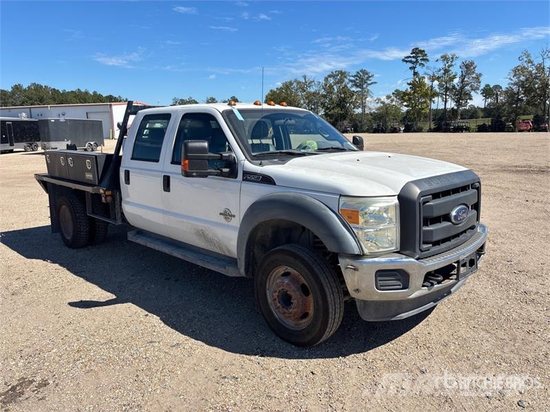 Ford F-550 Platformas/izkraušana no sāniem