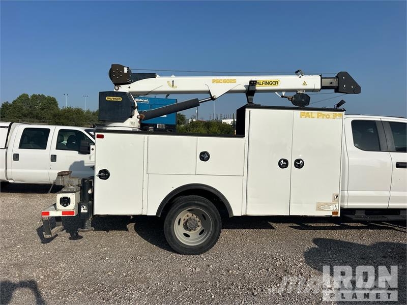 Ford F-550 Pilsētas atkritumvedēji