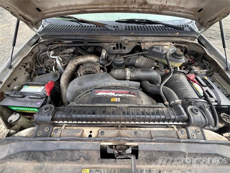 Ford F-550 شاحنات قلابة