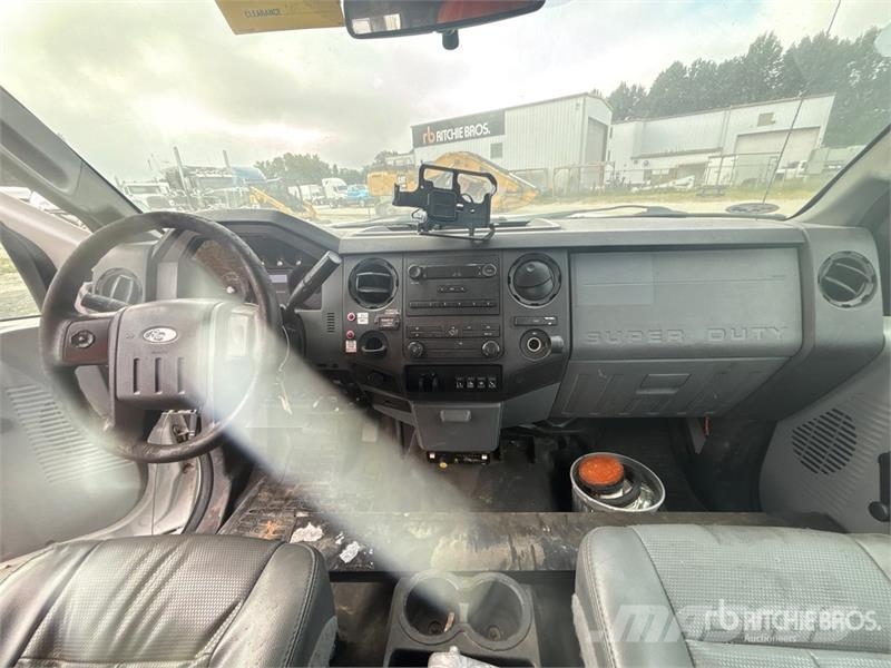 Ford F-550 Plataformas sobre camión