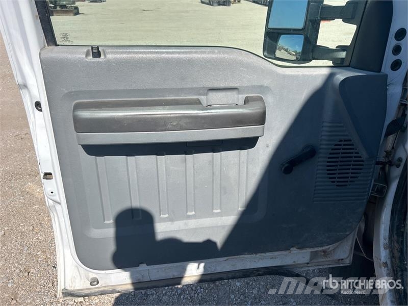 Ford F-550 Auto korpe