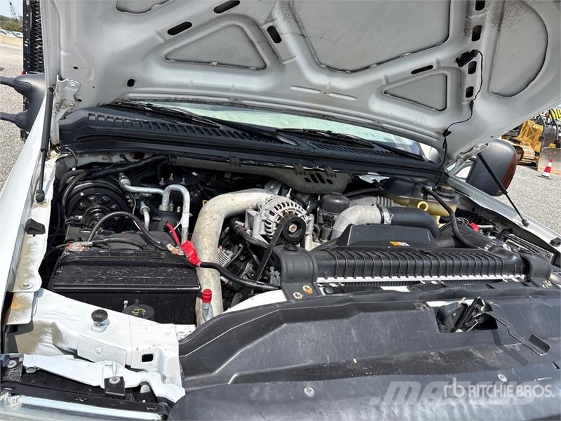 Ford F-550 Camion con sponde ribaltabili
