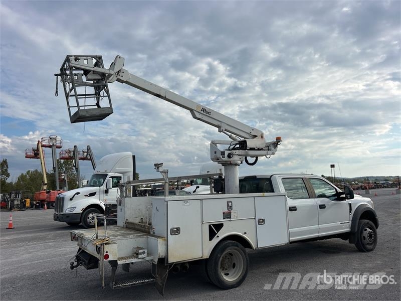 Ford F-550 车载式高空作业车