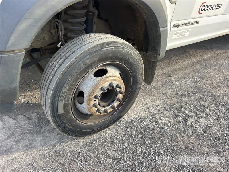 Ford F-550 车载式高空作业车