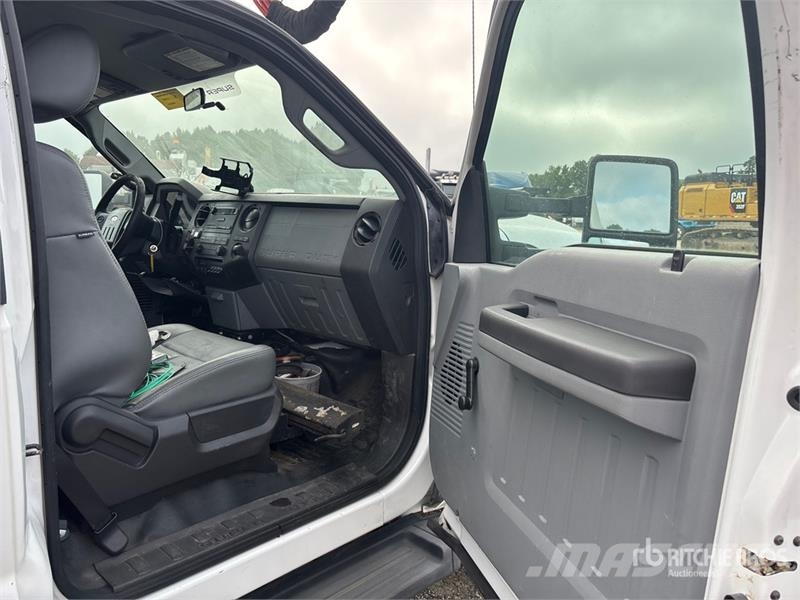 Ford F-550 Plataformas sobre camión