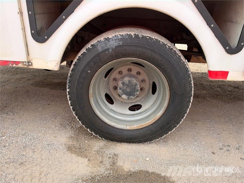 Ford F-550 Autoplošiny
