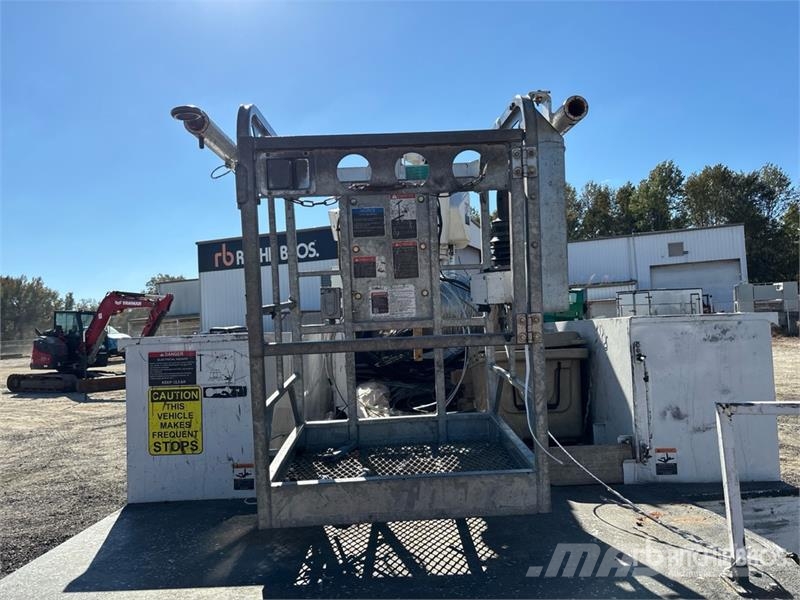 Ford F-550 Truck mounted platforms