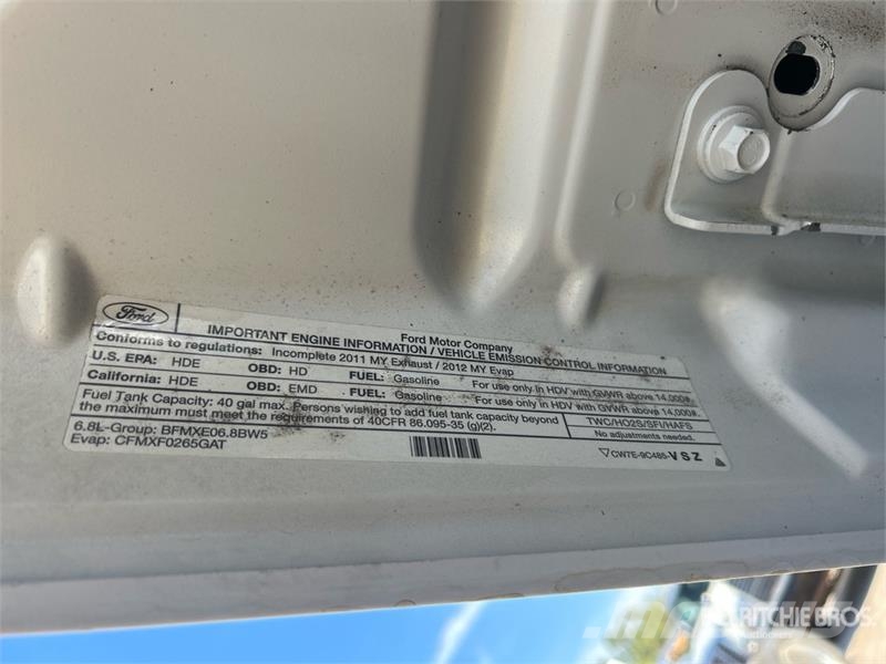 Ford F-550 Teherautóra szerelt emelők és állványok