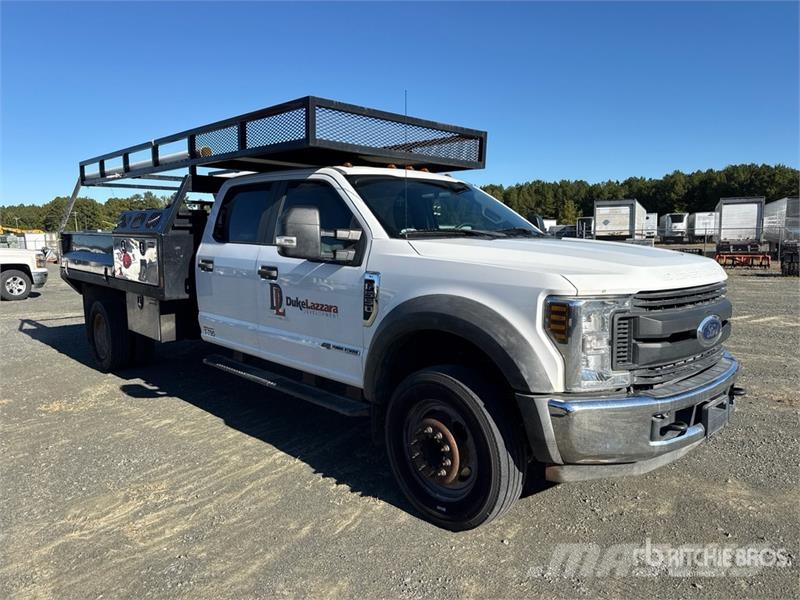 Ford F-550 Ciężarówki typu Platforma / Skrzynia