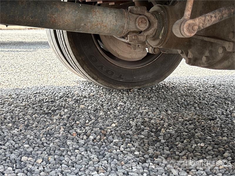 Ford F-550 Camion con sponde ribaltabili