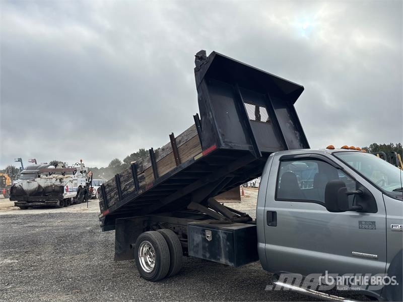 Ford F-550 شاحنات قلابة