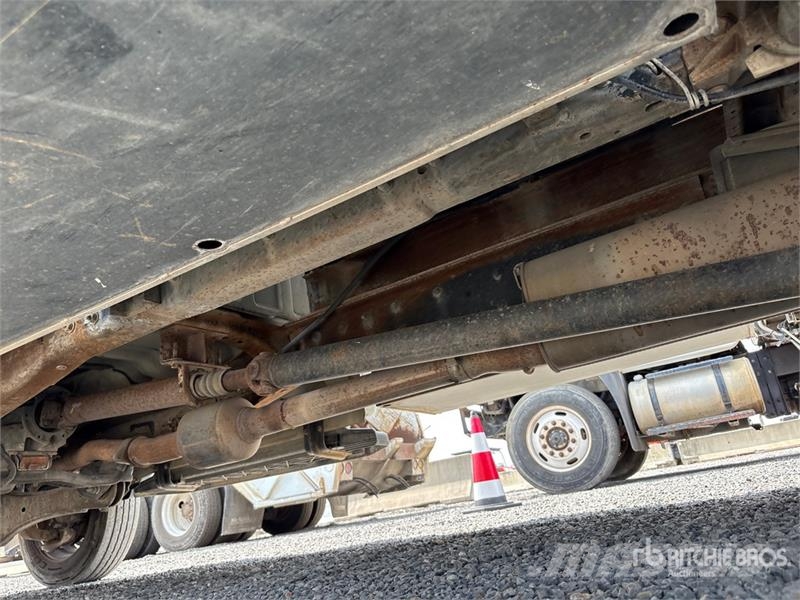 Ford F-550 Camion con sponde ribaltabili