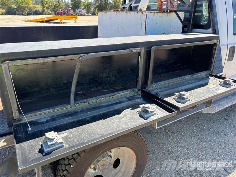 Ford F-550 Platformas/izkraušana no sāniem