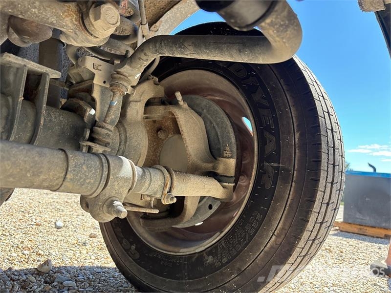 Ford F-550 Platformas/izkraušana no sāniem