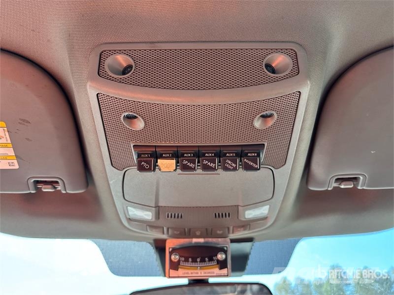 Ford F-550 Truck mounted platforms