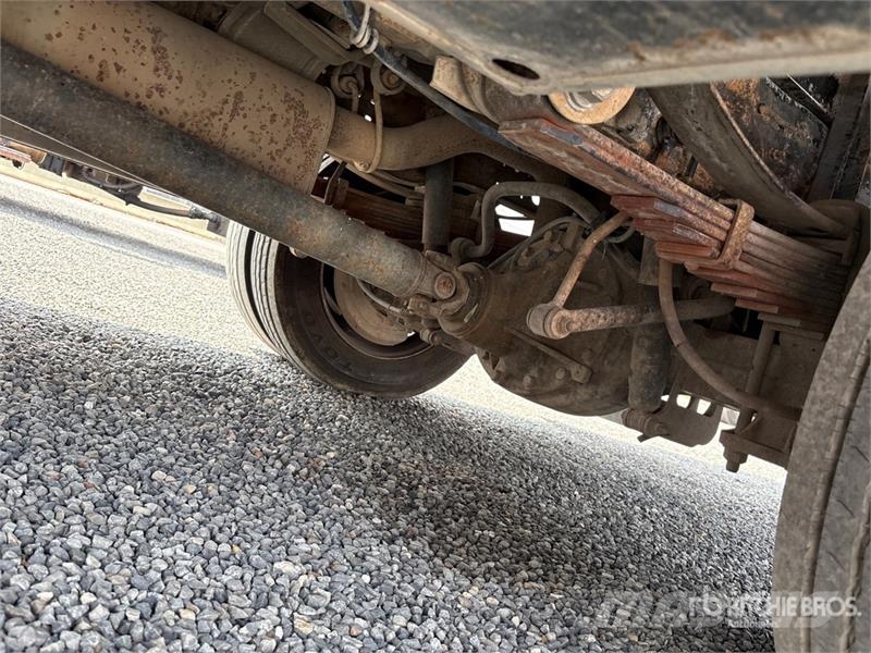 Ford F-550 Camion con sponde ribaltabili