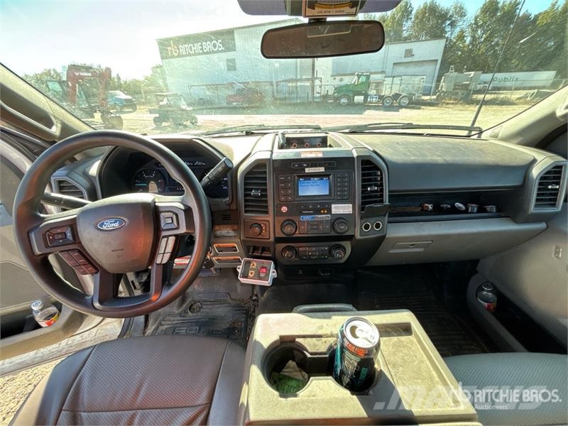 Ford F-550 Truck mounted platforms
