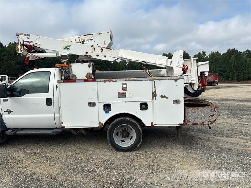 Ford F-550 Plataformas sobre camión