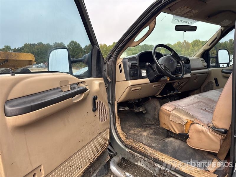 Ford F-550 شاحنات قلابة