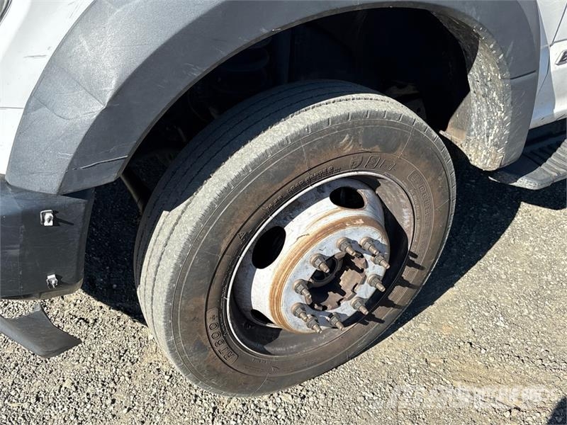 Ford F-550 Truck mounted platforms