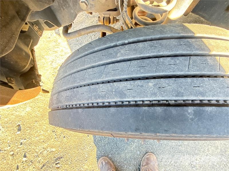Ford F-550 Ciężarówki typu Platforma / Skrzynia