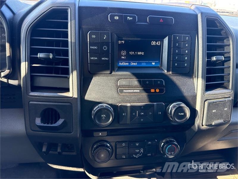 Ford F-550 Ciężarówki typu Platforma / Skrzynia