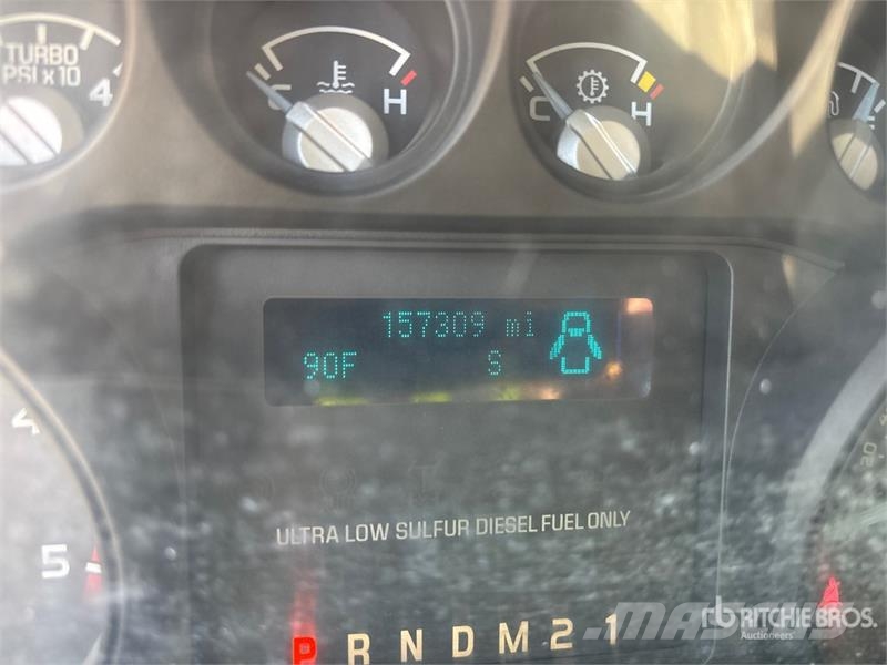 Ford F-550 Platformas/izkraušana no sāniem