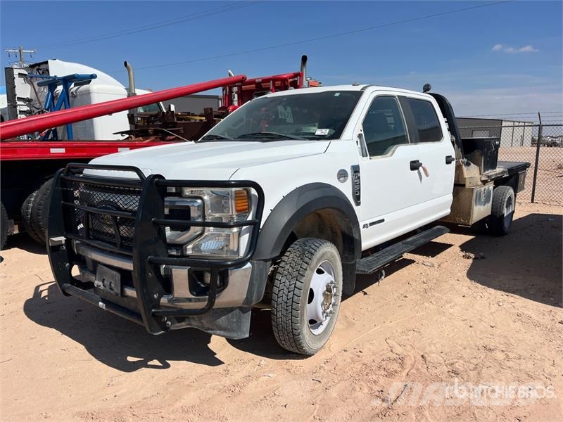 Ford F-550 Plošinové nákladné automobily/nákladné automobily so sklápacími bočnicami