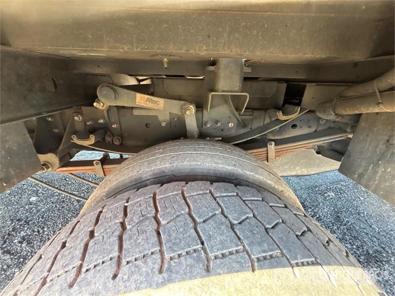 Ford F-550 Truck mounted platforms