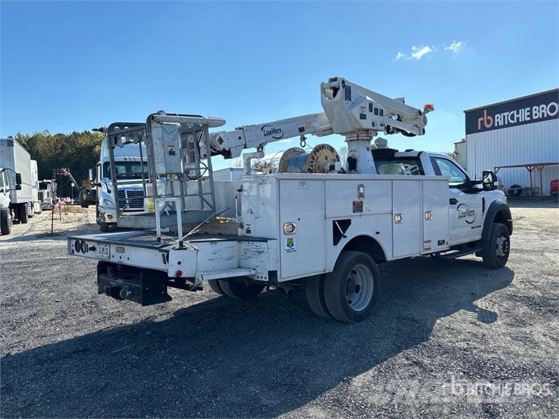 Ford F-550 Truck mounted platforms