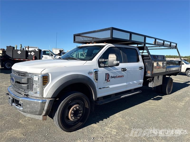 Ford F-550 Ciężarówki typu Platforma / Skrzynia