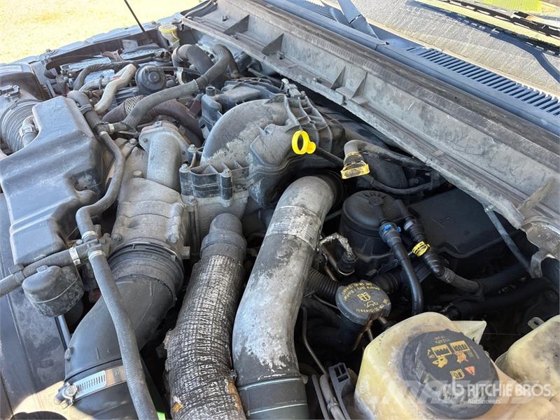 Ford F-550 Platformas/izkraušana no sāniem