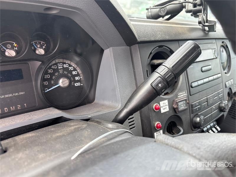 Ford F-550 Plataformas sobre camión