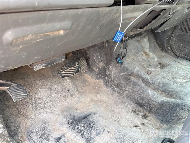 Ford F-550 Camion con sponde ribaltabili