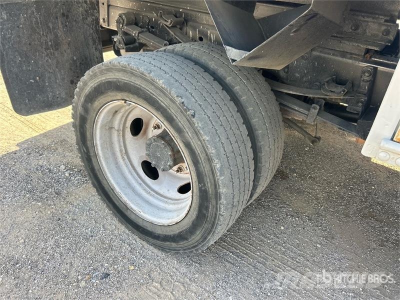 Ford F-550 Teherautóra szerelt emelők és állványok