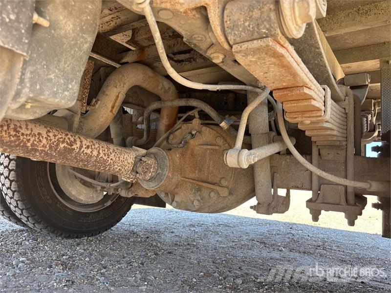 Ford F-550 Platformas/izkraušana no sāniem