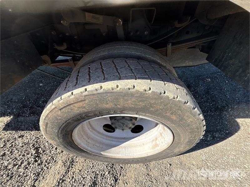 Ford F-550 Truck mounted platforms