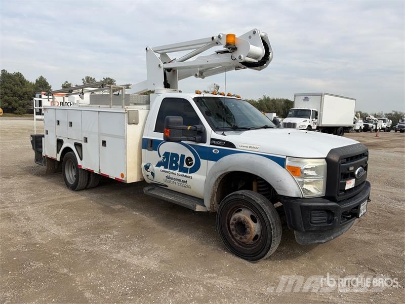 Ford F-550 Autoplošiny