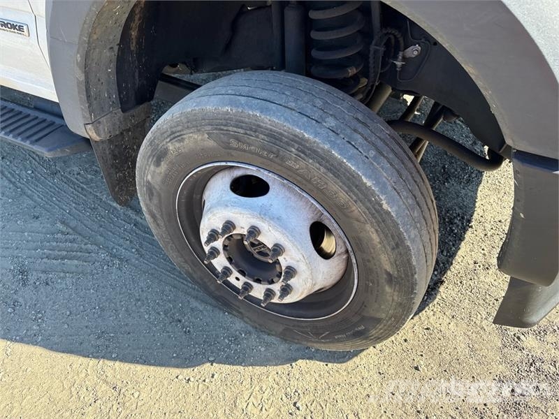 Ford F-550 Truck mounted platforms